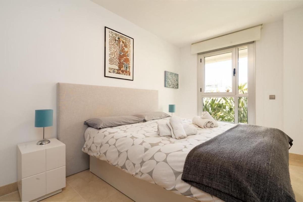 3 bedroom Apartment for rent in San Pedro de Alcantara with pool garage - € 2,700 (Ref: 9733346)