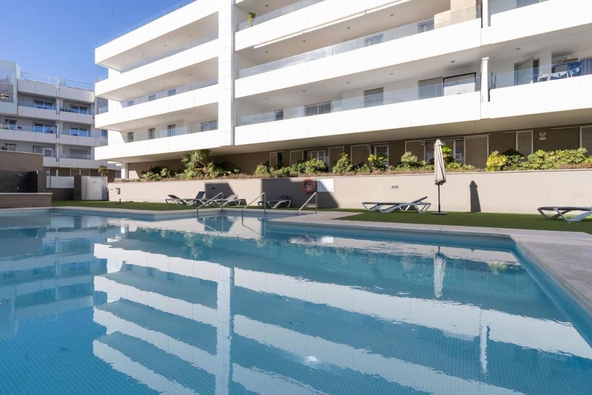 3 bedroom Apartment for rent in San Pedro de Alcantara with pool garage - € 2,700 (Ref: 9733346)