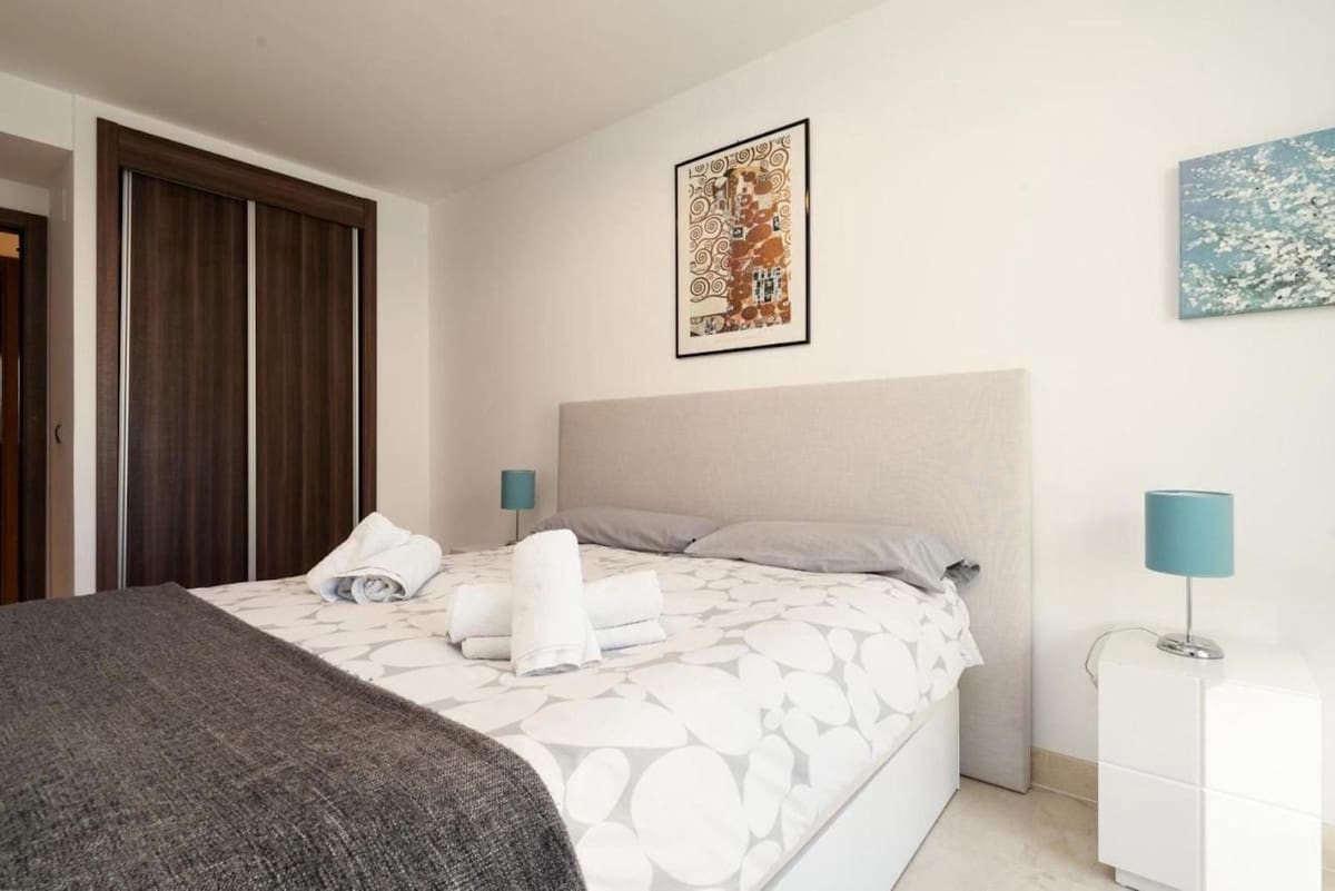 3 bedroom Apartment for rent in San Pedro de Alcantara with pool garage - € 2,700 (Ref: 9733346)