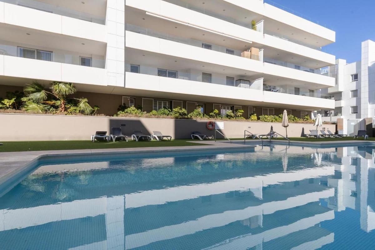 3 bedroom Apartment for rent in San Pedro de Alcantara with pool garage - € 2,700 (Ref: 9733346)