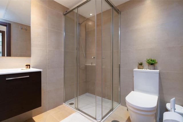 Apartamento de 3 habitaciones en San Pedro de Alcantara, Marbella en alquiler con piscina garaje - 2.700 € (Ref: 9733346)