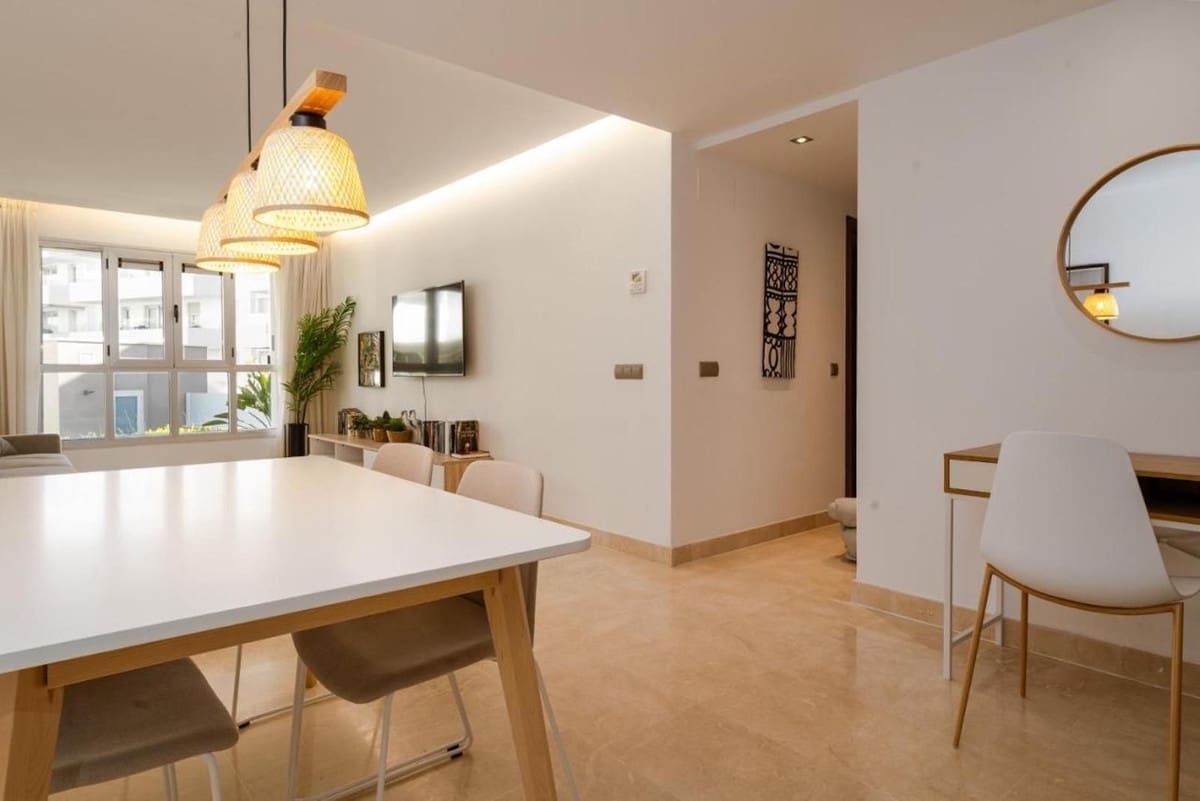 3 bedroom Apartment for rent in San Pedro de Alcantara with pool garage - € 2,700 (Ref: 9733346)