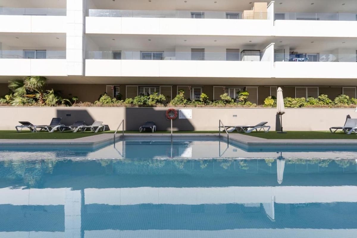 3 bedroom Apartment for rent in San Pedro de Alcantara with pool garage - € 2,700 (Ref: 9733346)