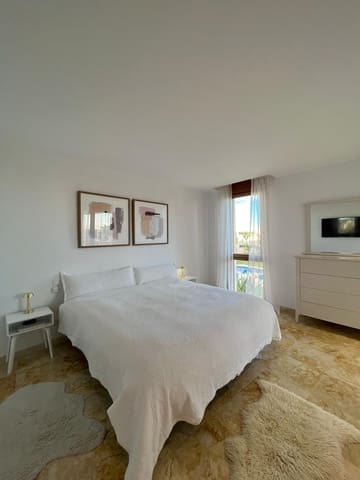 2 sovrum Lägenhet att hyra i Los Monteros, Marbella med pool garage - 2 500 € (Ref: 9733347)