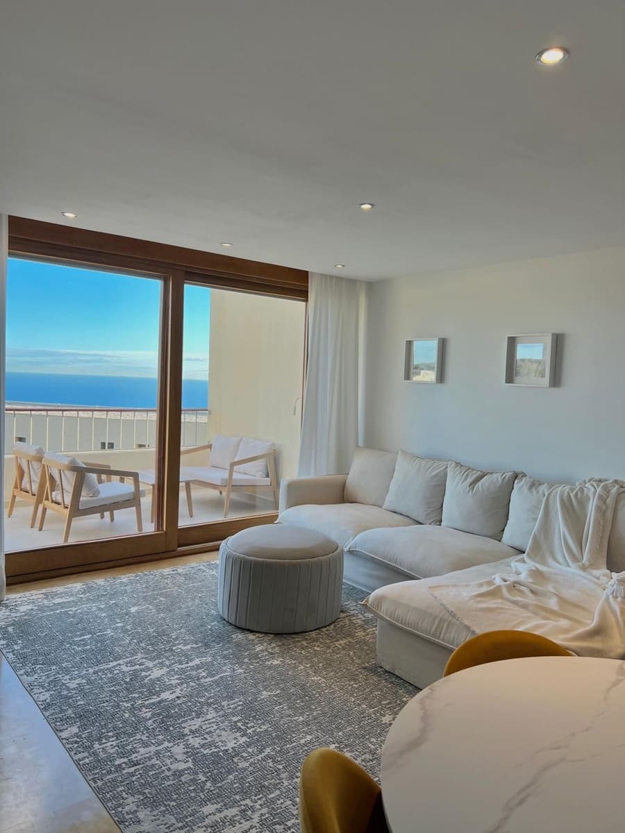 2 bedroom Apartment for rent in Los Monteros with pool garage - € 2,500 (Ref: 9733347)