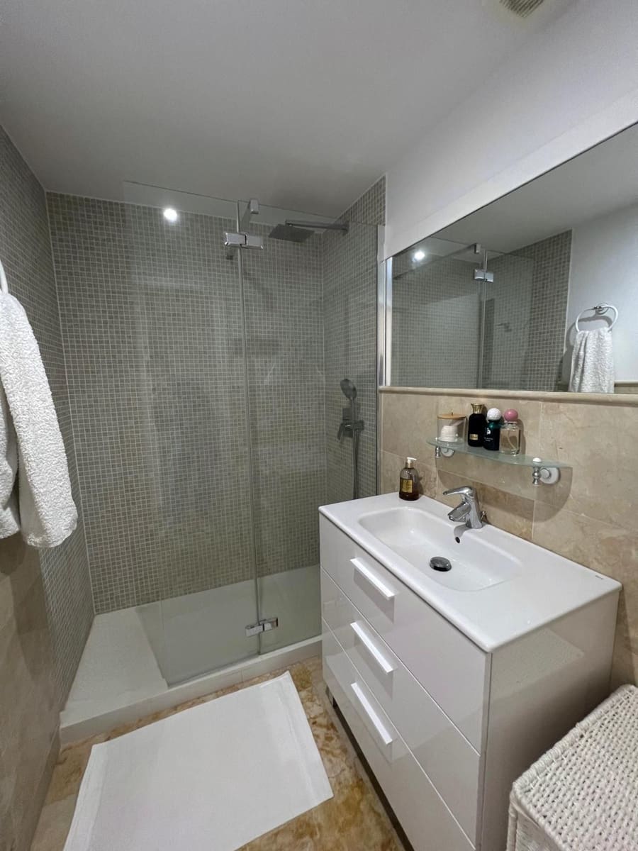 2 bedroom Apartment for rent in Los Monteros with pool garage - € 2,500 (Ref: 9733347)
