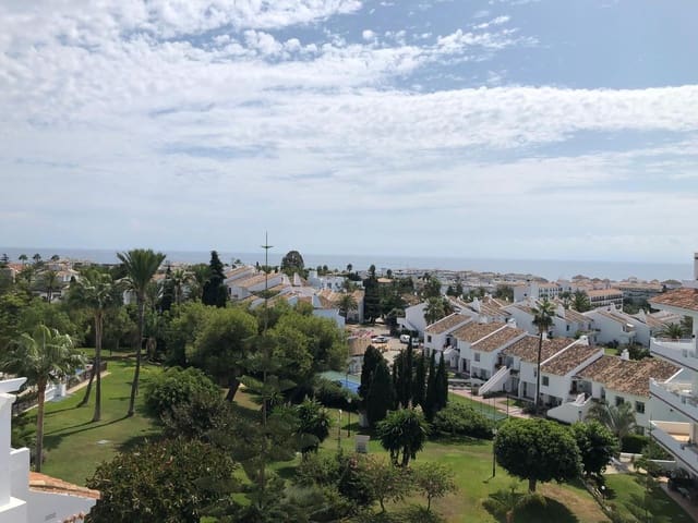 2 bedroom Penthouse for rent in Nueva Andalucia, Marbella with pool - € 2,500 (Ref: 9733348)