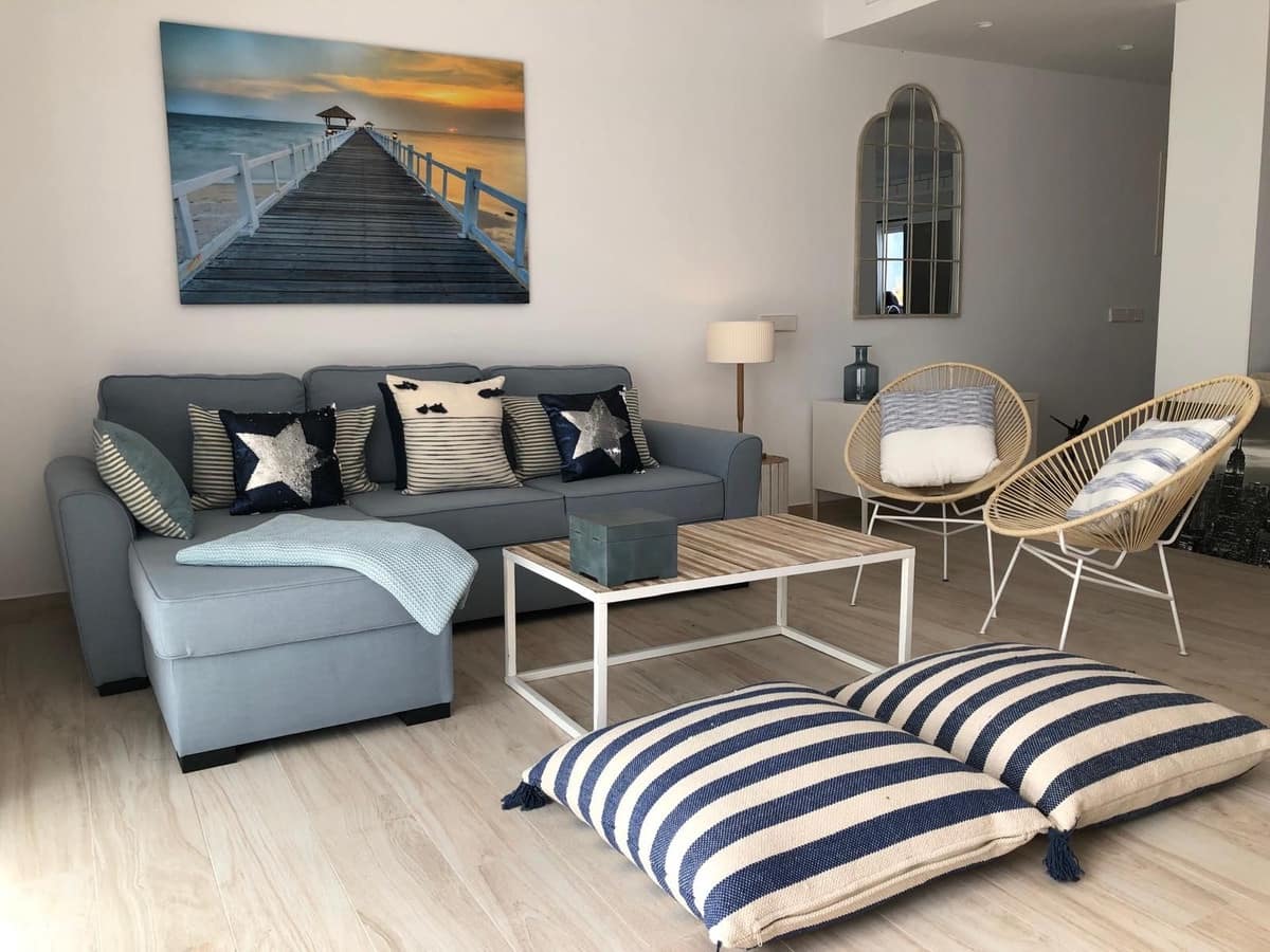 Penthouse de 2 chambres de location de vacances à Nueva Andalucia avec piscine - 2 200 € (Ref: 9733349)