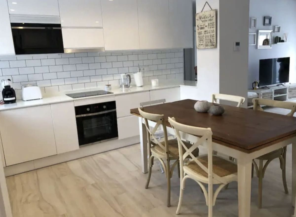 Penthouse de 2 chambres de location de vacances à Nueva Andalucia avec piscine - 2 200 € (Ref: 9733349)