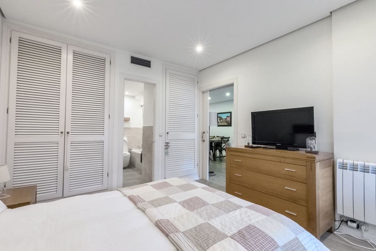 3 bedroom Apartment for rent in Las Chapas with pool garage - € 2,300 (Ref: 9733350)