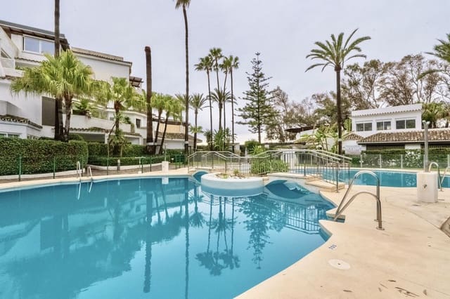 3 slaapkamer Appartement te huur in Las Chapas, Marbella met zwembad garage - € 2.300 (Ref: 9733350)