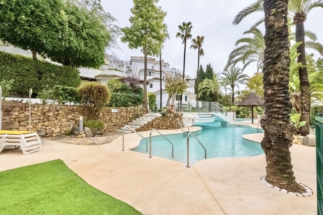 3 slaapkamer Appartement te huur in Las Chapas, Marbella met zwembad garage - € 2.300 (Ref: 9733350)