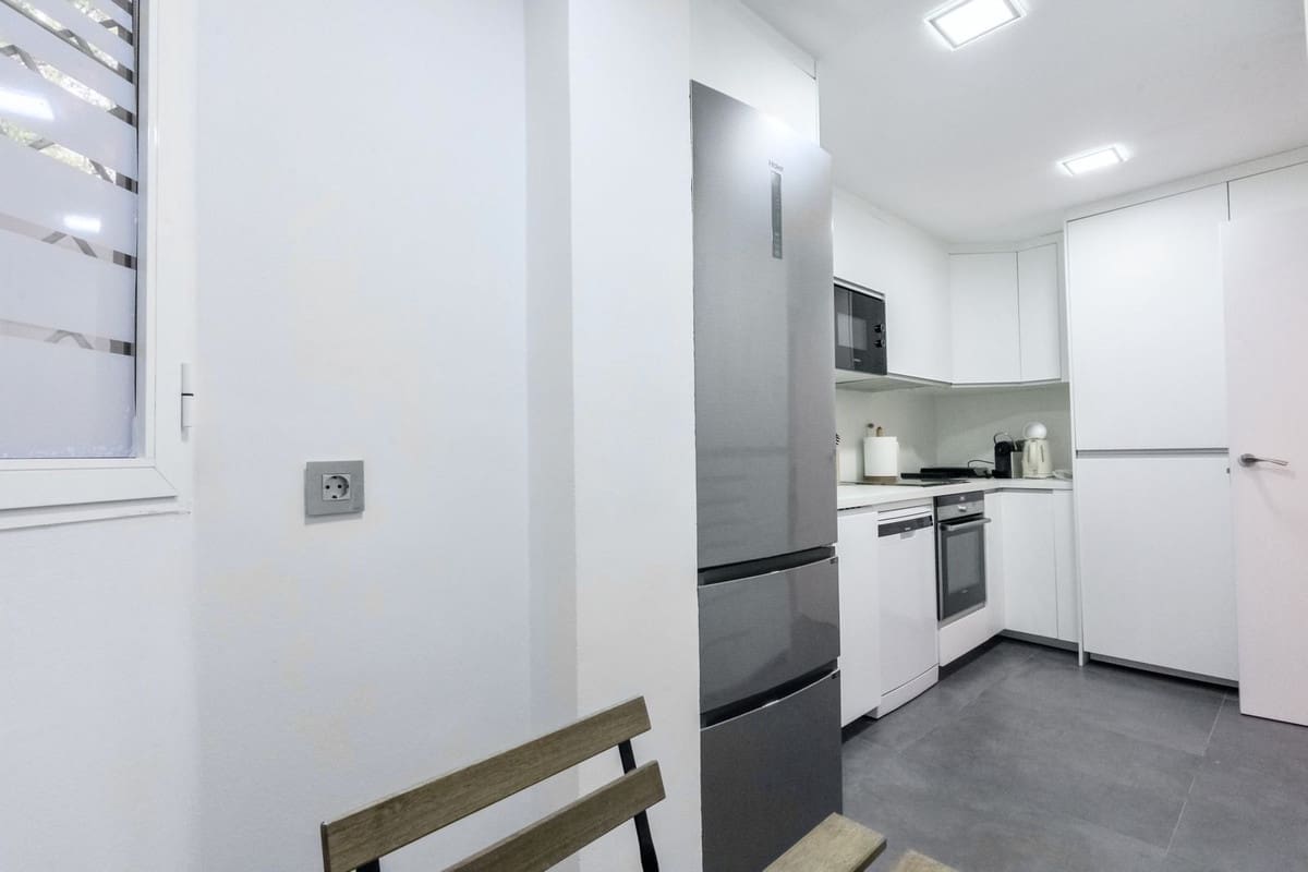 Appartement de 3 chambres de location de vacances à Las Chapas avec piscine garage - 2 000 € (Ref: 9733351)