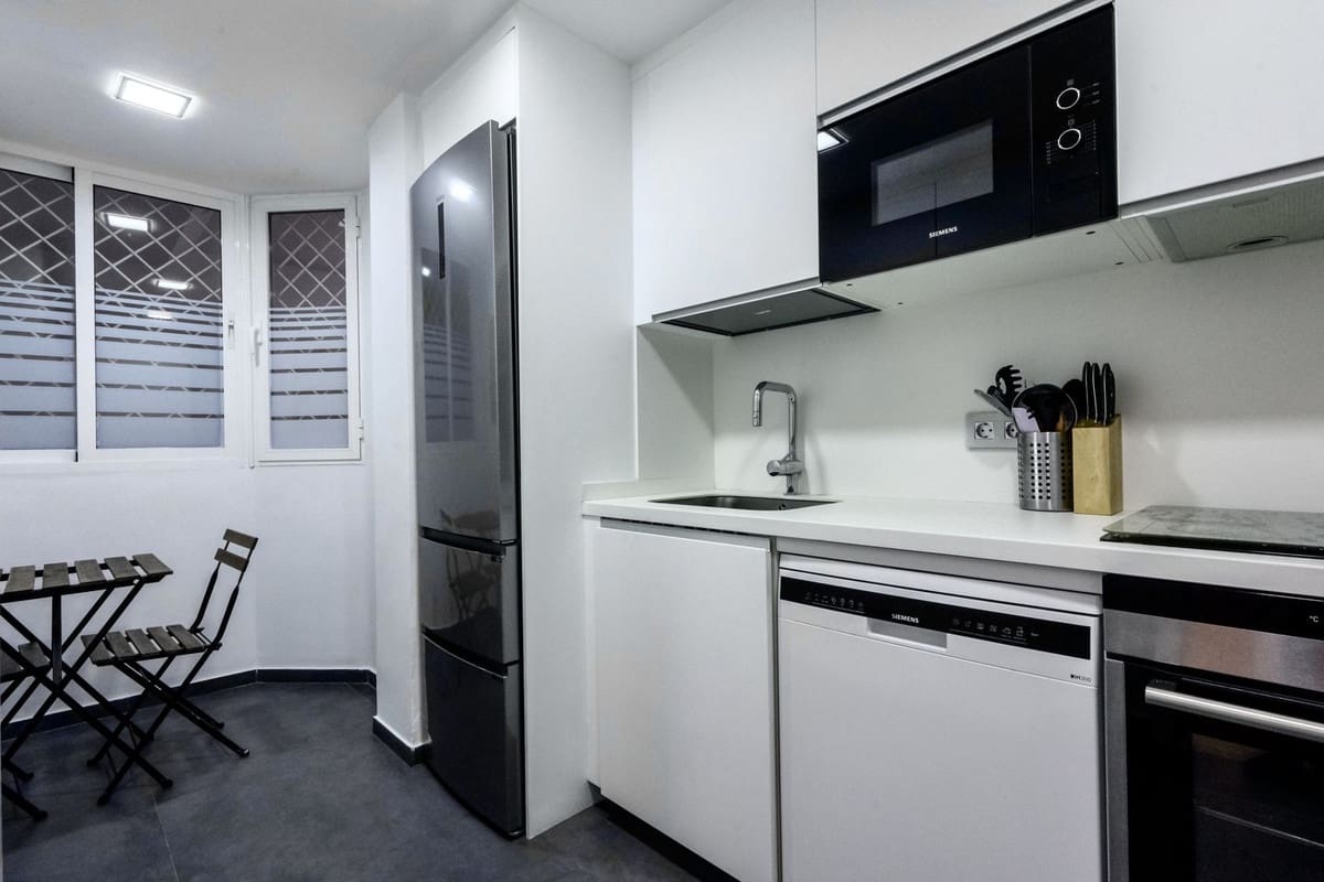 Appartement de 3 chambres de location de vacances à Las Chapas avec piscine garage - 2 000 € (Ref: 9733351)