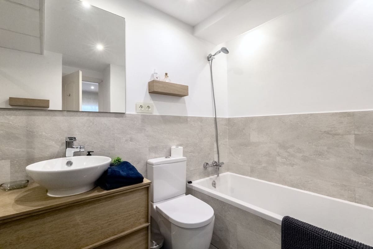 Appartement de 3 chambres de location de vacances à Las Chapas avec piscine garage - 2 000 € (Ref: 9733351)