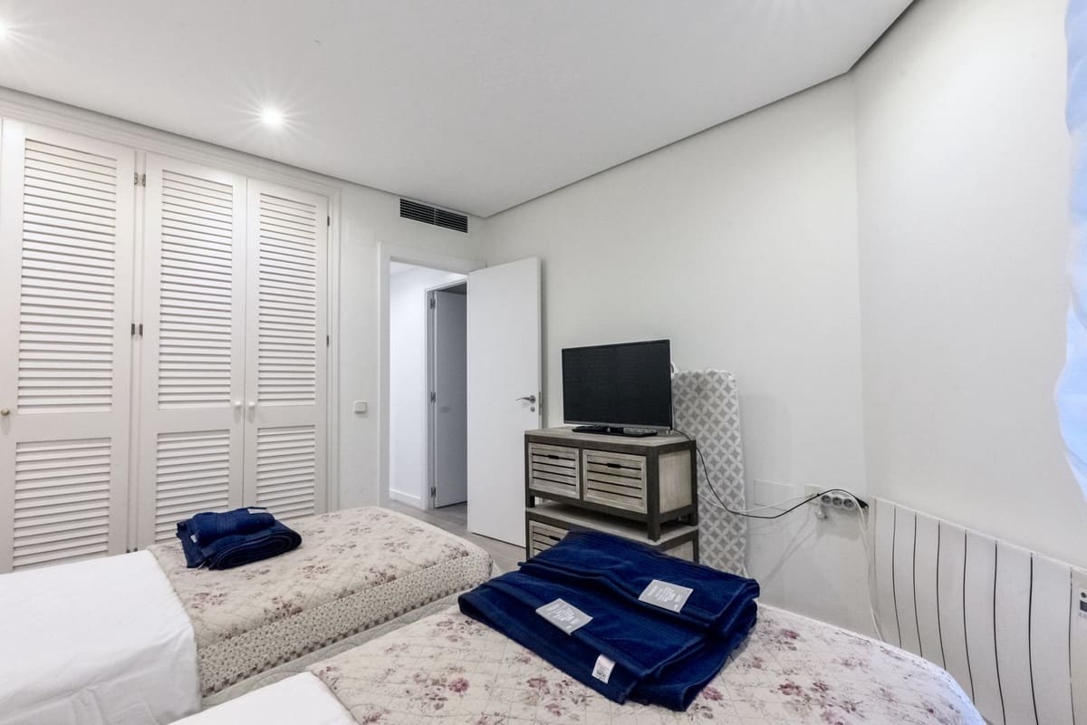 Appartement de 3 chambres de location de vacances à Las Chapas avec piscine garage - 2 000 € (Ref: 9733351)