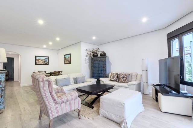 3 sovrum Lägenhet för semesterbostäder i Las Chapas, Marbella med pool garage - 2 000 € (Ref: 9733351)