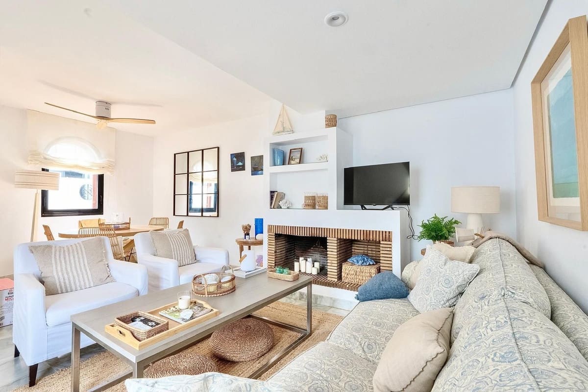 2 bedroom Townhouse for rent in Cancelada with pool - € 2,150 (Ref: 9733352)