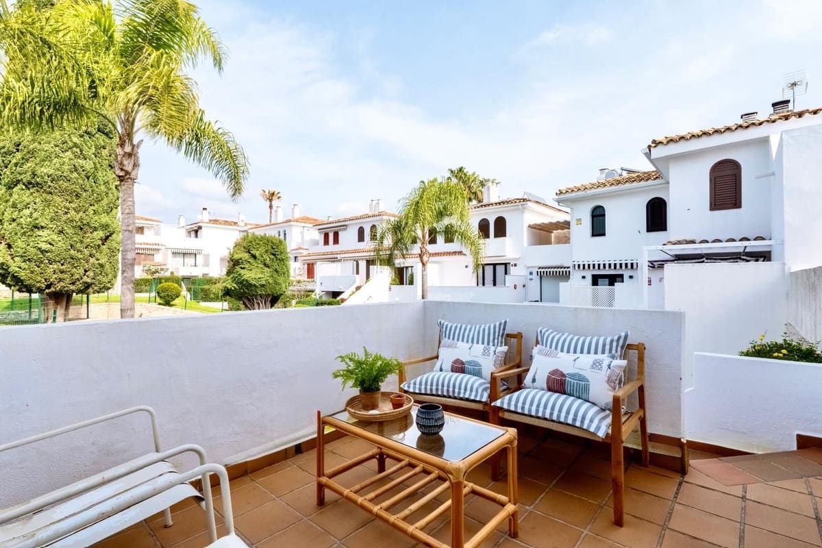 2 bedroom Townhouse for rent in Cancelada with pool - € 2,150 (Ref: 9733352)
