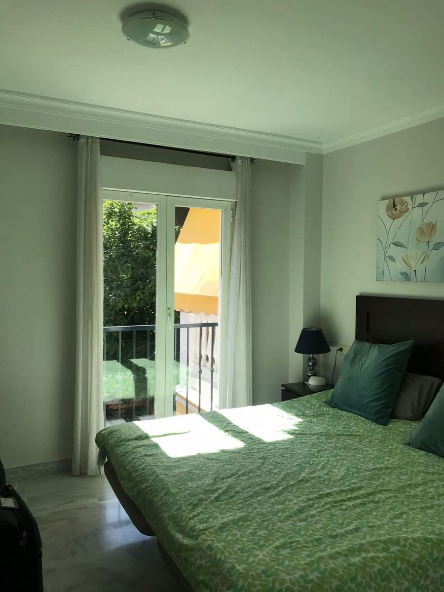 2 bedroom Penthouse for rent in Nueva Andalucia with pool garage - € 2,000 (Ref: 9733353)