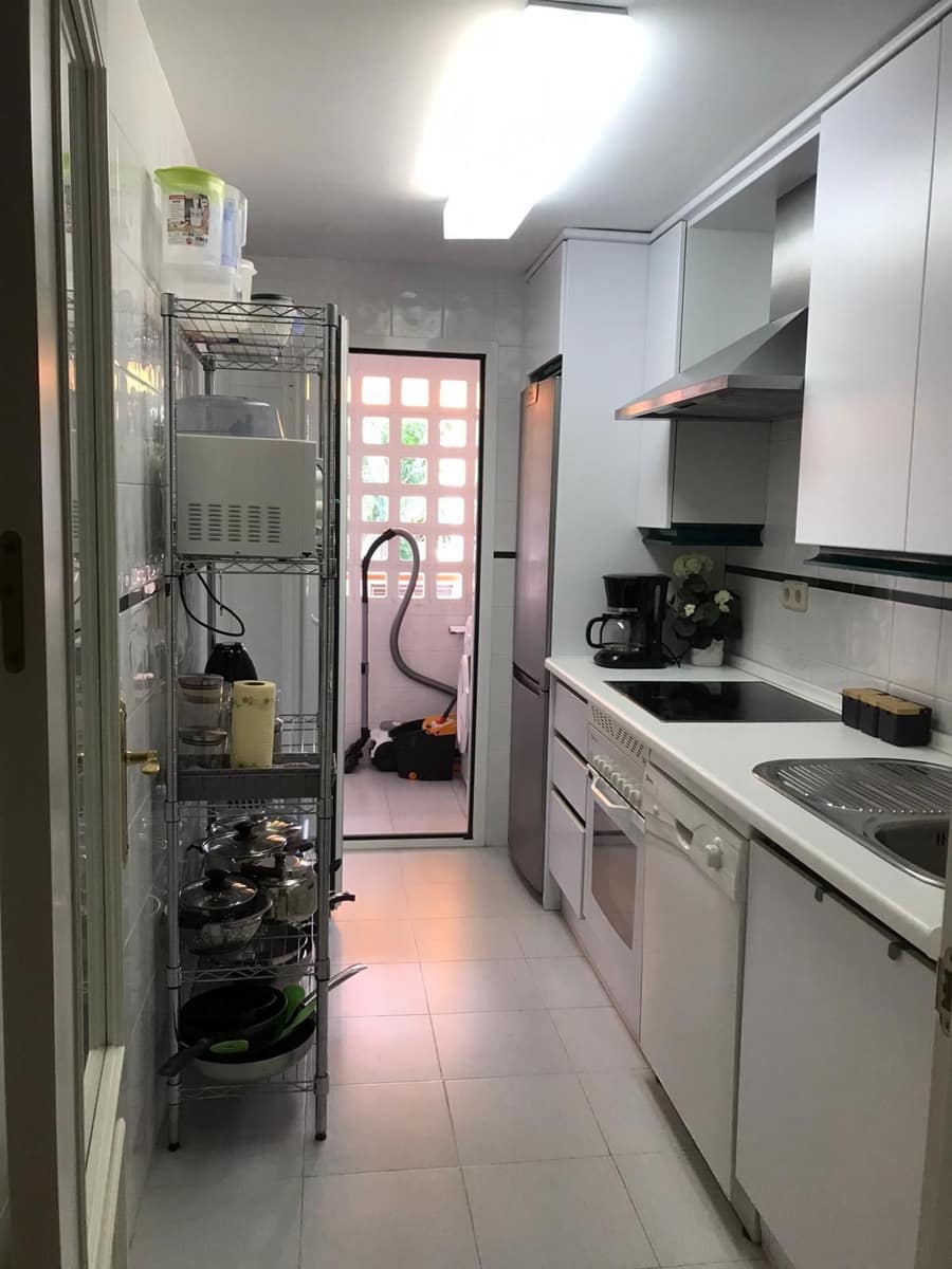 2 bedroom Penthouse for rent in Nueva Andalucia with pool garage - € 2,000 (Ref: 9733353)