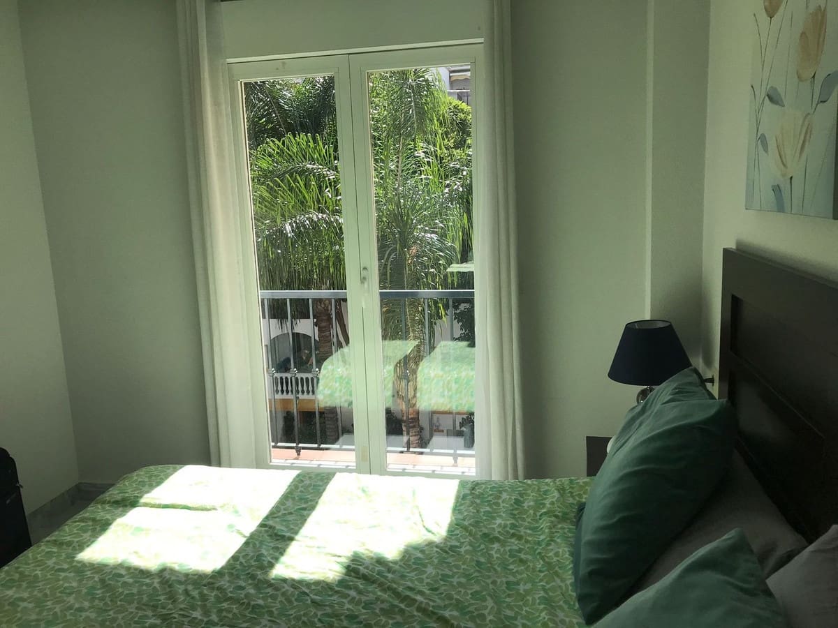 2 bedroom Penthouse for rent in Nueva Andalucia with pool garage - € 2,000 (Ref: 9733353)