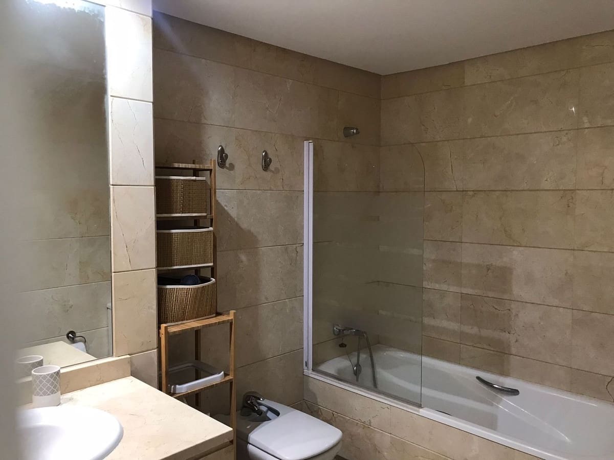 2 bedroom Penthouse for rent in Nueva Andalucia with pool garage - € 2,000 (Ref: 9733353)