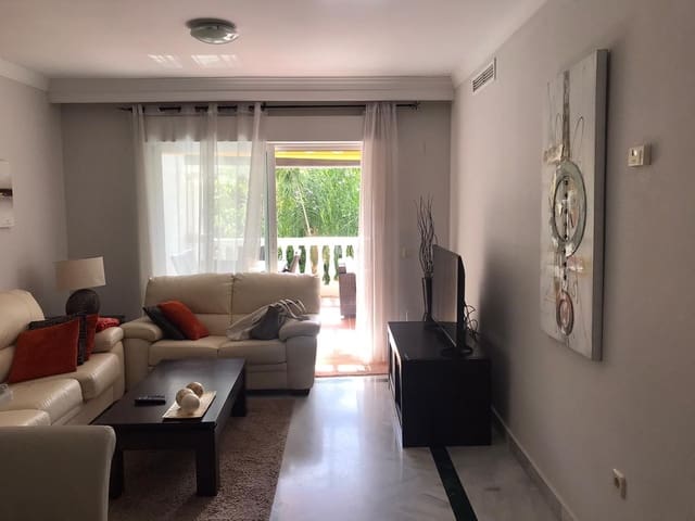 2 soveværelse Penthouse til leje i Nueva Andalucia, Marbella med swimmingpool garage - € 2.000 (Ref: 9733353)