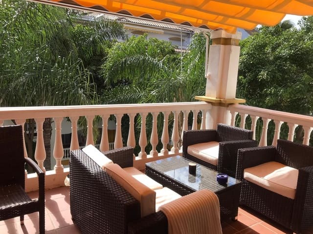 2 soveværelse Penthouse til leje i Nueva Andalucia, Marbella med swimmingpool garage - € 2.000 (Ref: 9733353)