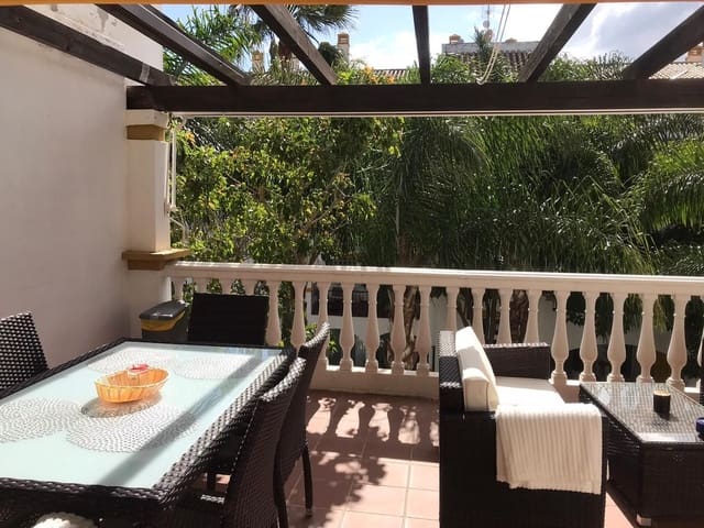 2 soveværelse Penthouse til leje i Nueva Andalucia, Marbella med swimmingpool garage - € 2.000 (Ref: 9733353)