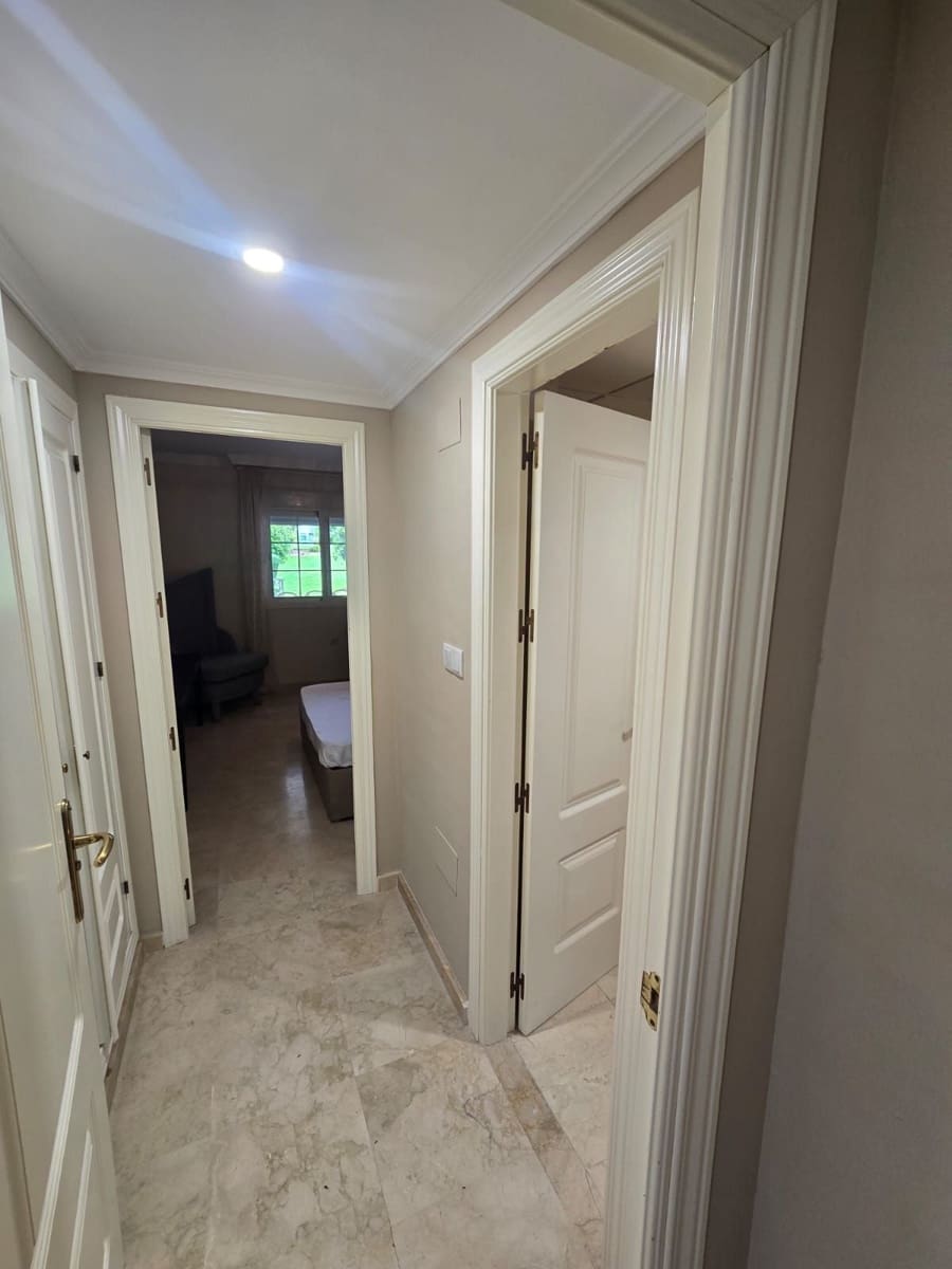 2 bedroom Apartment for rent in Marbella with pool garage - € 1,850 (Ref: 9733358)