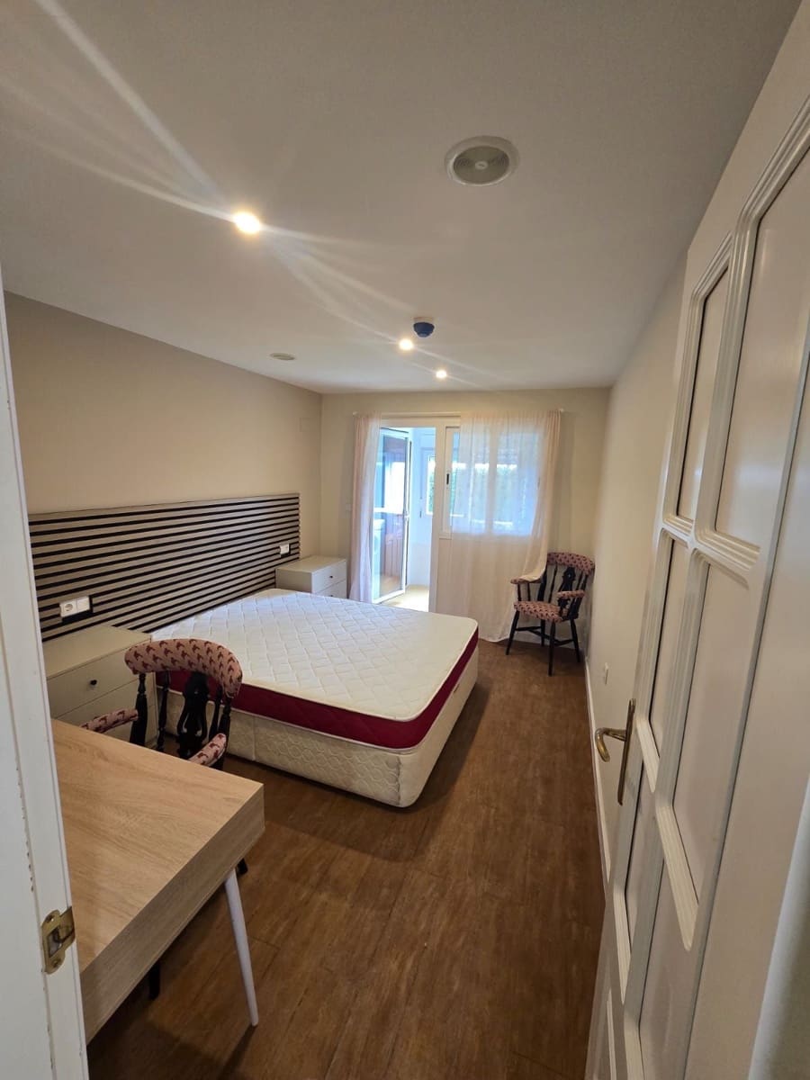 2 bedroom Apartment for rent in Marbella with pool garage - € 1,850 (Ref: 9733358)