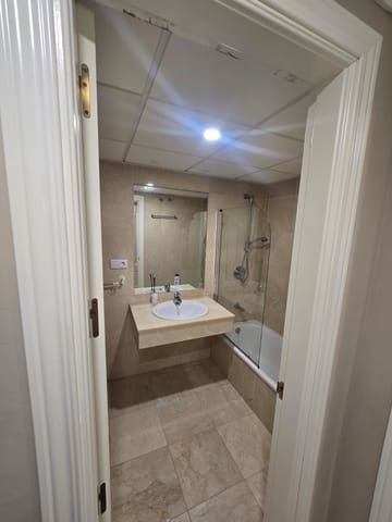 2 slaapkamer Appartement te huur in Marbella met zwembad garage - € 1.850 (Ref: 9733358)