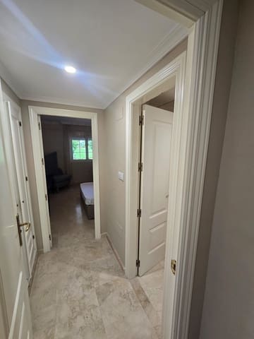 2 slaapkamer Appartement te huur in Marbella met zwembad garage - € 1.850 (Ref: 9733358)