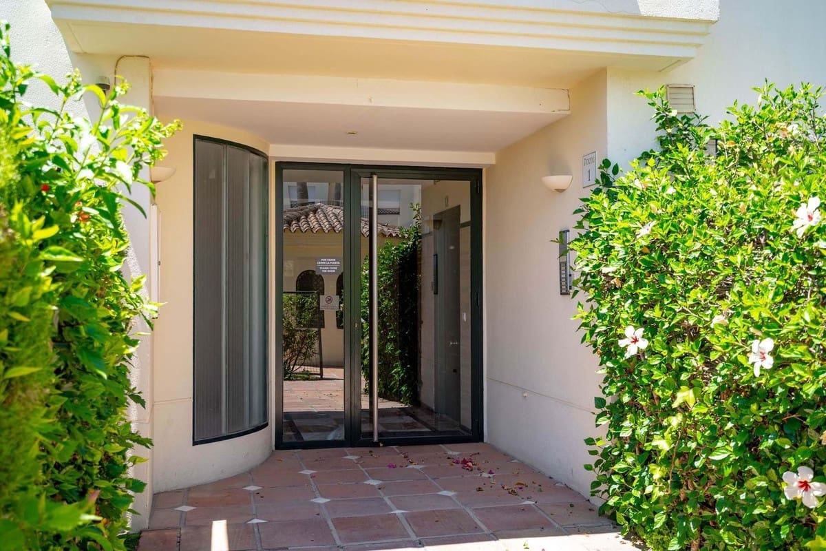 2 bedroom Apartment for rent in Marbella with pool garage - € 1,750 (Ref: 9733361)