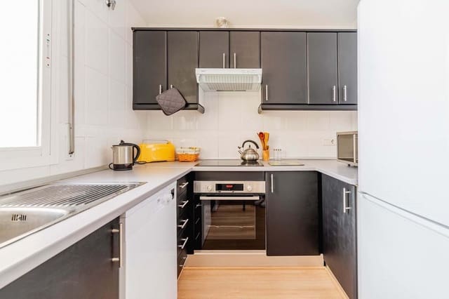 2 slaapkamer Appartement te huur in Marbella met zwembad garage - € 1.750 (Ref: 9733361)