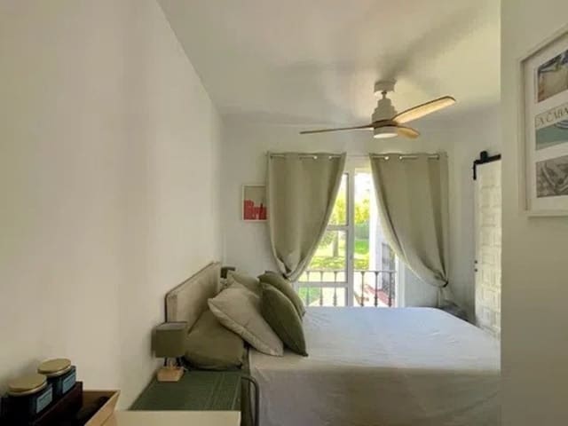 1 Zimmer Apartment zu vermieten in Estepona mit Pool Garage - 1.450 € (Ref: 9733362)