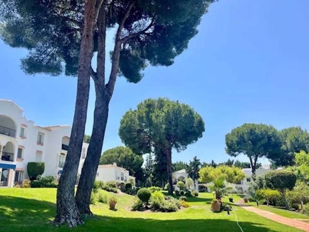 1 Zimmer Apartment zu vermieten in Estepona mit Pool Garage - 1.450 € (Ref: 9733362)