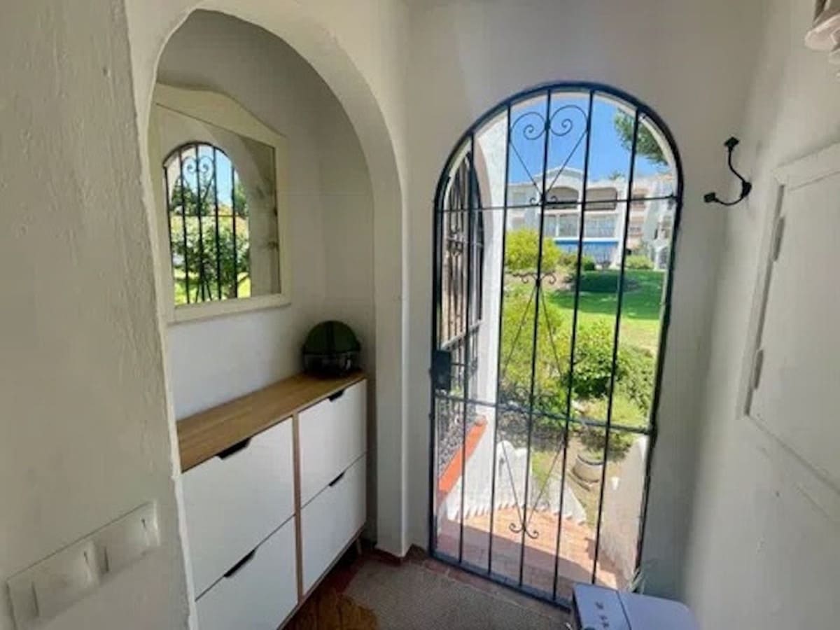 1 Zimmer Apartment zu vermieten in Estepona mit Pool Garage - 1.450 € (Ref: 9733362)