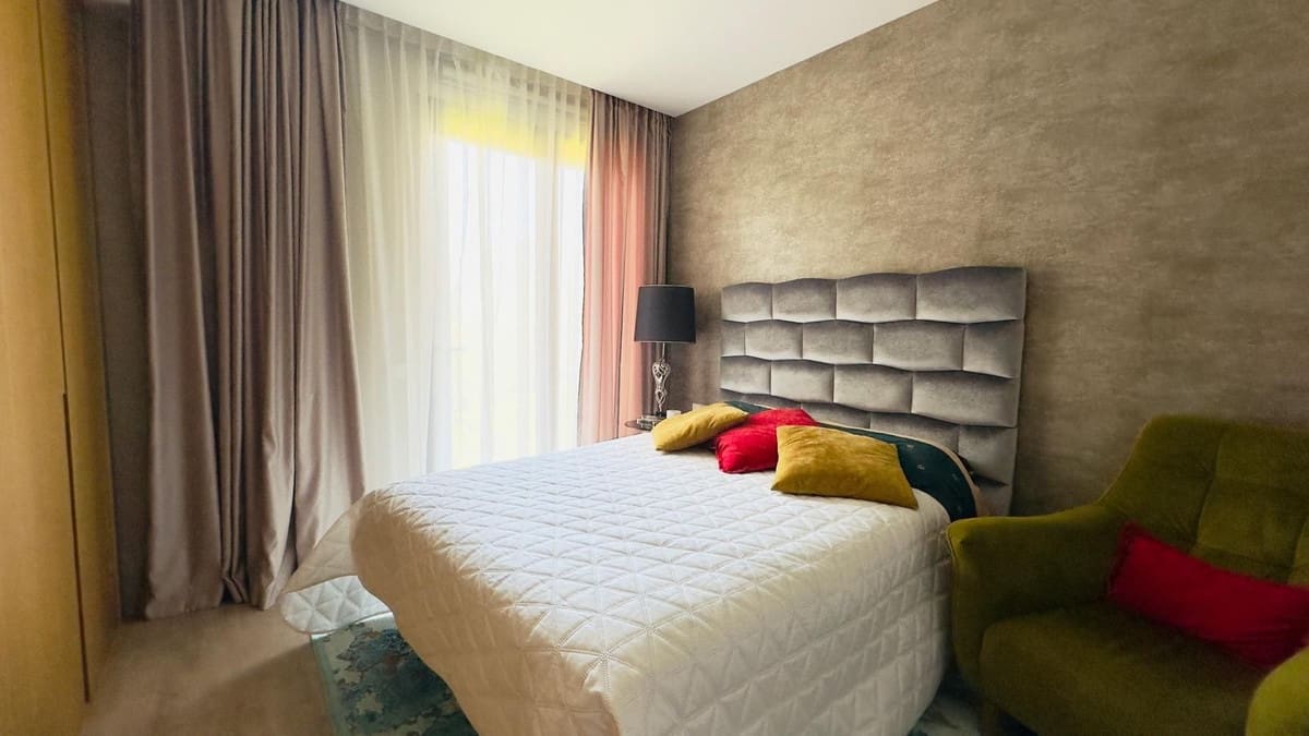 4 bedroom Apartment for sale in La Quinta with pool garage - € 1,895,000 (Ref: 9733364)