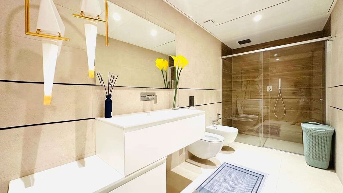 4 bedroom Apartment for sale in La Quinta with pool garage - € 1,895,000 (Ref: 9733364)