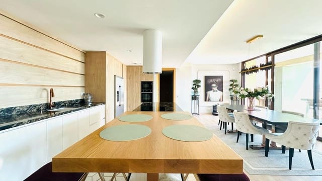 4 chambre Appartement à vendre à La Quinta, Benahavís avec piscine garage - 1 895 000 € (Ref: 9733364)