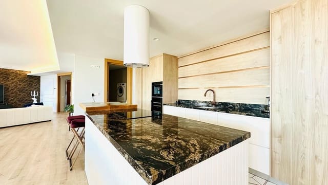 Apartamento de 4 habitaciones en La Quinta, Benahavís en venta con piscina garaje - 1.895.000 € (Ref: 9733364)