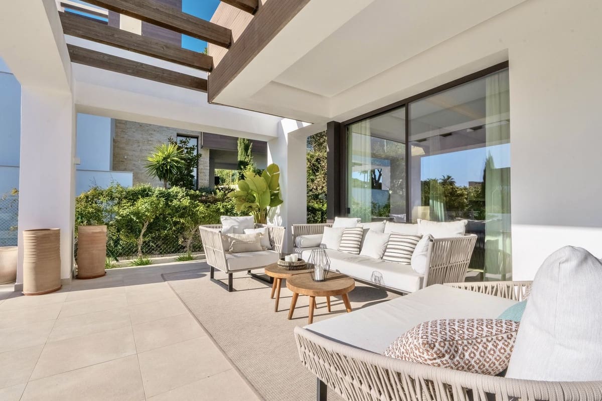 4 bedroom Villa for rent in Marbella with pool garage - € 26,000 (Ref: 9733366)