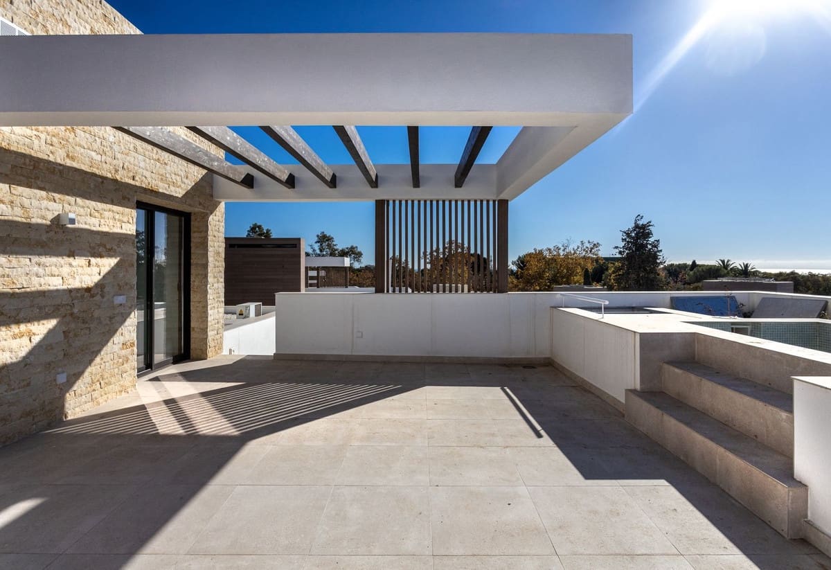 4 bedroom Villa for rent in Marbella with pool garage - € 26,000 (Ref: 9733366)