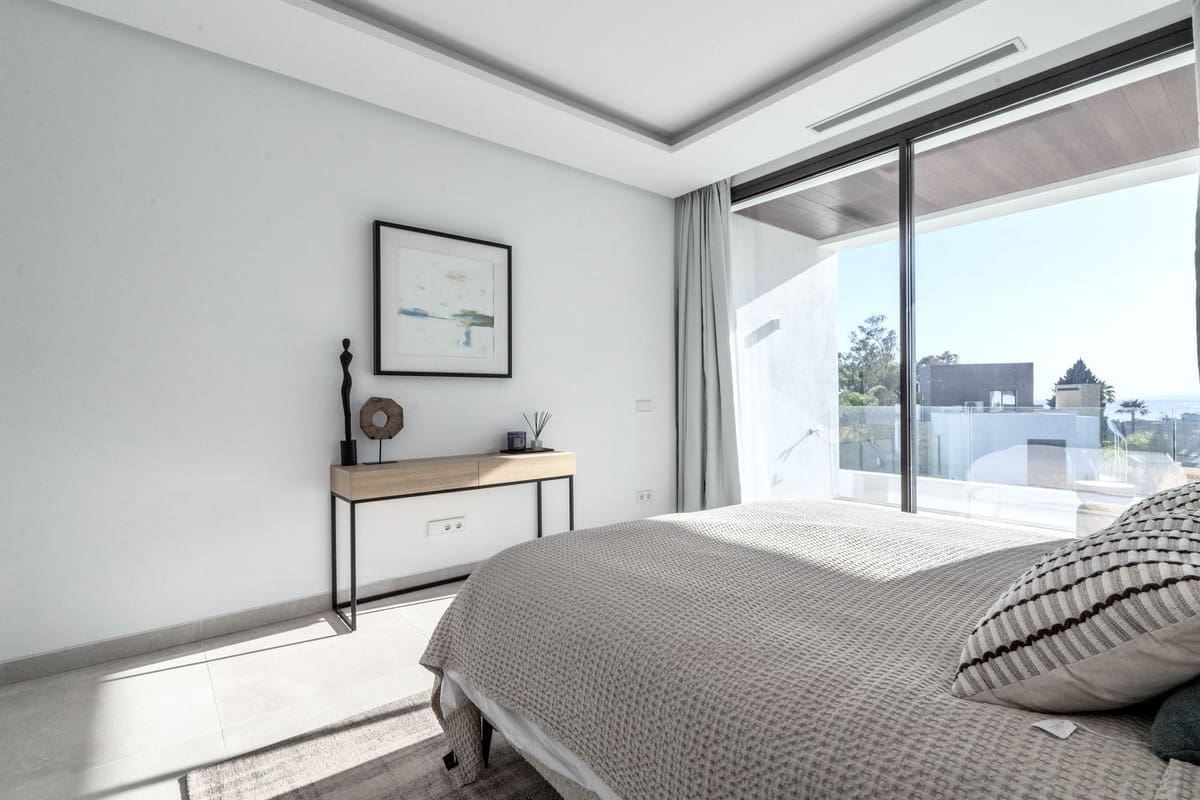 4 bedroom Villa for rent in Marbella with pool garage - € 26,000 (Ref: 9733366)