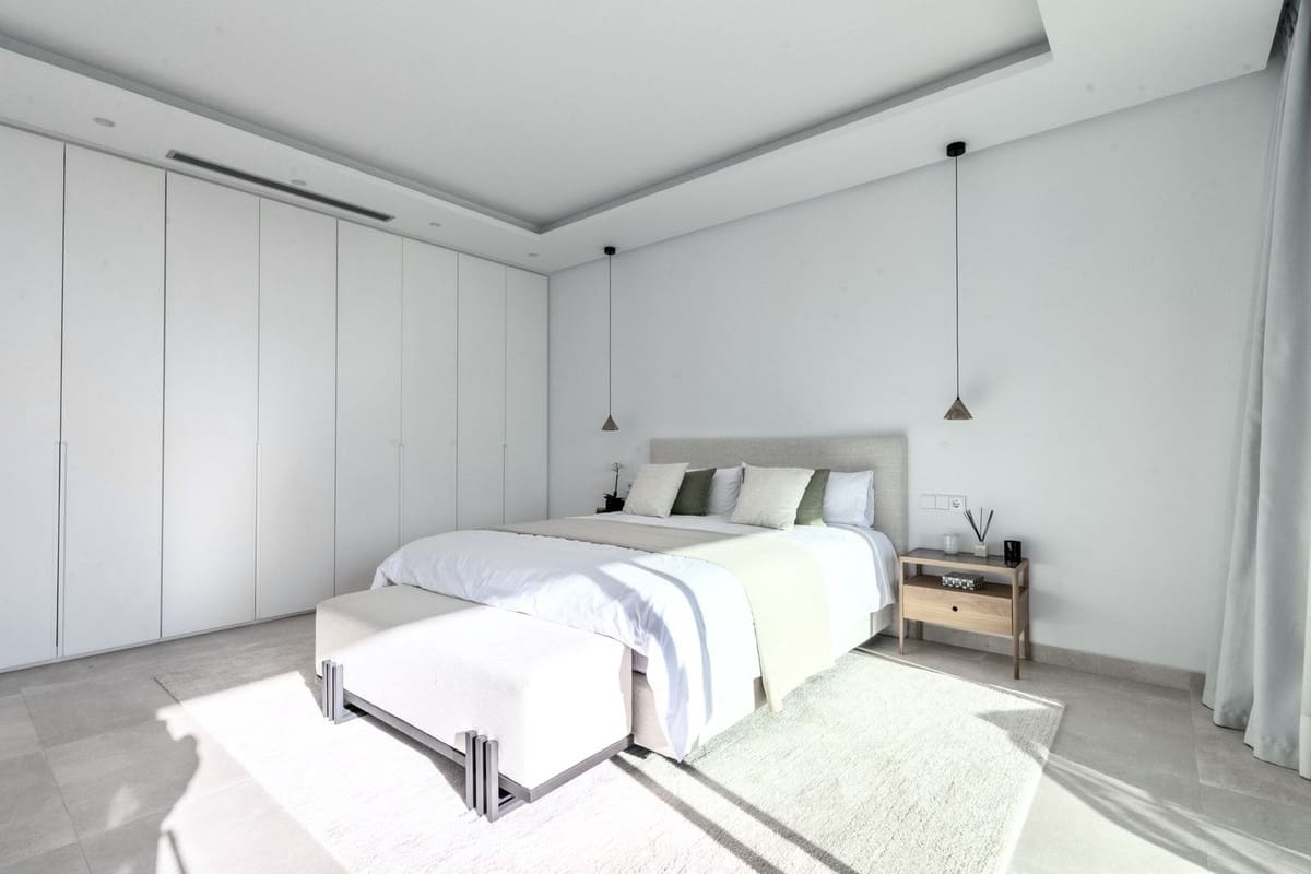 4 bedroom Villa for rent in Marbella with pool garage - € 26,000 (Ref: 9733366)