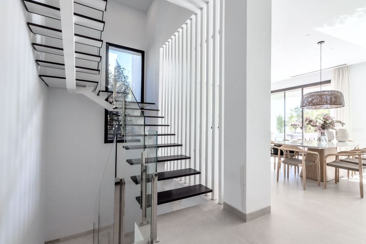 4 bedroom Villa for rent in Marbella with pool garage - € 26,000 (Ref: 9733366)