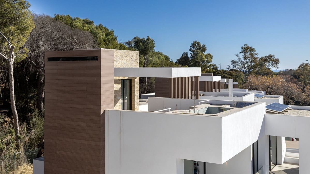 4 bedroom Villa for rent in Marbella with pool garage - € 26,000 (Ref: 9733366)