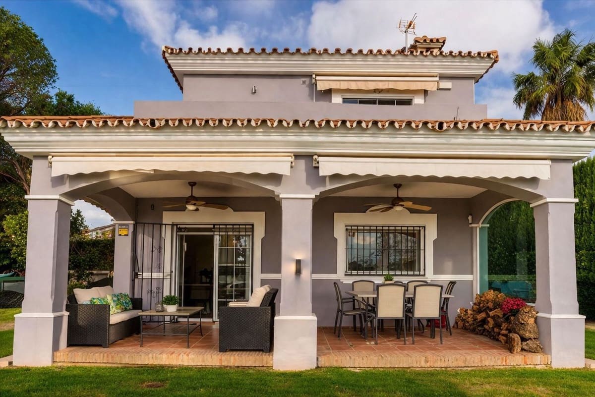 Chalet de 3 habitaciones en Guadalmina en venta con piscina garaje - 1.295.000 € (Ref: 9737220)